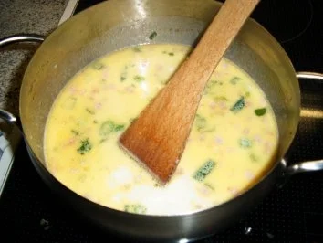 Spagettikürbis mit Käse-Sahnesoße - Rezept - Bild Nr. 8