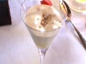 Zabaione mit Tonkabohnen und Haselnüssen - Rezept