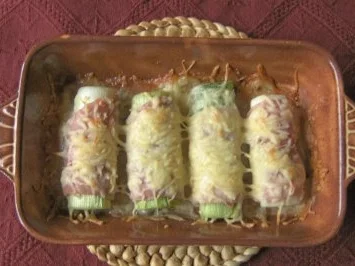 Porree mit Schinken und Käse - Rezept