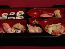 Japanische Bentobox mit Sashimi, Tempura und einer Auswahl von Nigiri und Maki (Jule Gölsdorf) - Rezept