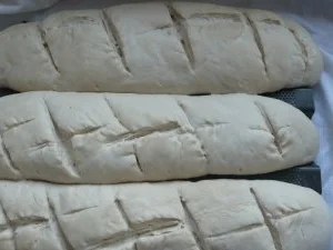 Rezept: Pizzakatzes italienisches Baguette Bild Nr. 2 Pizzakatzes italienisches Baguette - Rezept - Bild Nr. 2