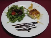 Picandou im Zucchinimantel auf Rucolanest an Zucker-Balsamico-Dressing - Rezept