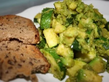 Gemüsepfanne: Avocado-Zucchini-Pfanne - Rezept