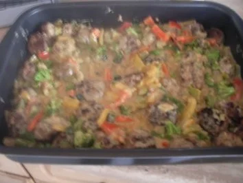 Rezept: Überbackene Hackbällchenpfanne mit Spätzle Bild Nr. 4 Überbackene Hackbällchenpfanne mit Spätzle - Rezept - Bild Nr. 4