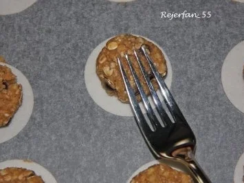 Haferflockenplätzchen mit Schokotröpfchen - Rezept - Bild Nr. 4