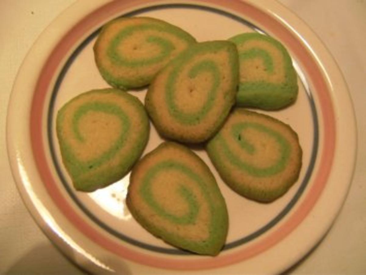 Bilder für KLEINGEBÄCK - Uta's Grüne Kekse - Rezept