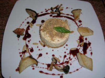 Rezept: Waldpilz-Tiramisu mit Pinienkernen und Portweinjus - ein exquisite Vorspeise - aber etwas zeitaufwändig Waldpilz-Tiramisu mit Pinienkernen und Portweinjus - ein exquisite Vorspeise - aber etwas zeitaufwändig - Rezept