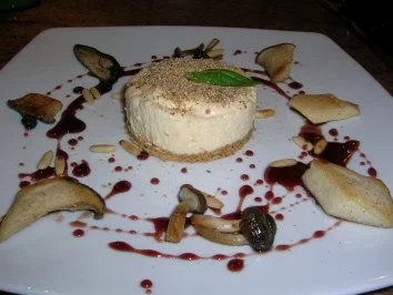 Rezept: Waldpilz-Tiramisu mit Pinienkernen und Portweinjus - ein exquisite Vorspeise - aber etwas zeitaufwändig Bild Nr. 3 Waldpilz-Tiramisu mit Pinienkernen und Portweinjus - ein exquisite Vorspeise - aber etwas zeitaufwändig - Rezept - Bild Nr. 3