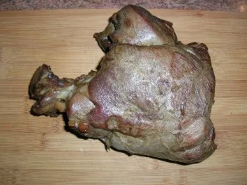 Rehkeule mit römischen Gnocchis, Wirsingkugeln an Portwein-Rotwein-Gewürz-Jus - Rezept - Bild Nr. 4