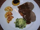 Rezept: Rehkeule mit römischen Gnocchis, Wirsingkugeln an Portwein-Rotwein-Gewürz-Jus Rehkeule mit römischen Gnocchis, Wirsingkugeln an Portwein-Rotwein-Gewürz-Jus - Rezept