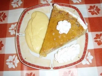 Kürbistarte mit Haselnüssen und Vanillesauce - Rezept