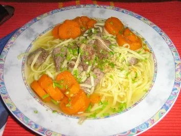 Nudelsuppe mit Rindfleisch und Gemüseeinlage - Rezept - Bild Nr. 6