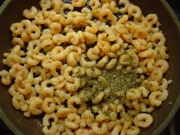 Sherry - Garnelen im Rucola-Salat-Bett mit Mandeln... - Rezept - Bild Nr. 3