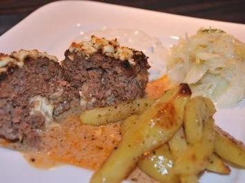 Annis gratinierte Bifteki in Metaxa-Sahne-Sauce - Rezept - Bild Nr. 2