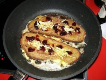 Brot mit Wein in Eier-Käsemix gebacken - Rezept - Bild Nr. 8