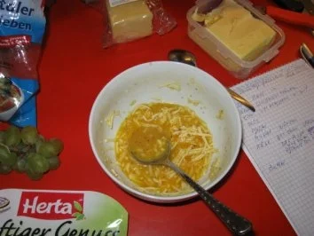 Brot mit Wein in Eier-Käsemix gebacken - Rezept - Bild Nr. 9