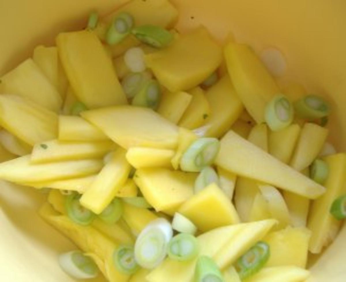 Mango-Frühlingszwiebel-Salat mit gegrilltem Hähnchenspießchen - Rezept - Bild Nr. 3