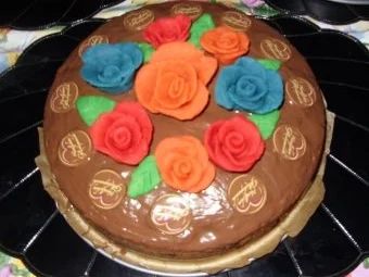 Geburtstagskuchen mit Deko - Rezept