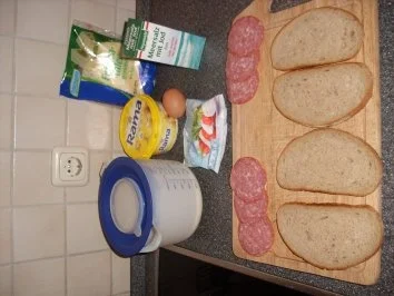 Käse-Salami Sandwich - Rezept