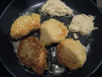 Geditschte-Gedatschte mit Salat & Früchten - Rezept - Bild Nr. 4