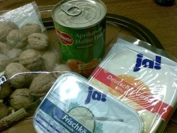 Rezept: Frischkäse-Aprikose-Häppchen Bild Nr. 2 Frischkäse-Aprikose-Häppchen - Rezept - Bild Nr. 2