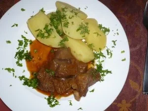 Rindsragout in Biersauce - Rezept