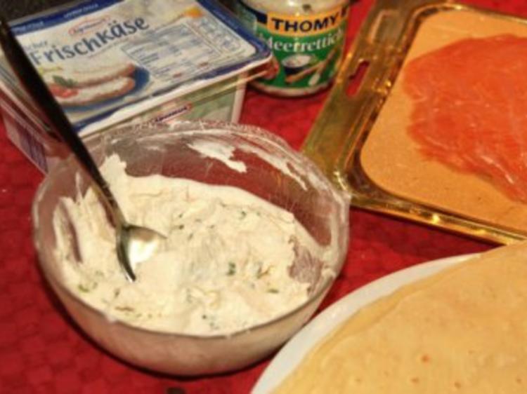 Pfannkuchen-Lachs Röllchen - Rezept mit Bild - kochbar.de