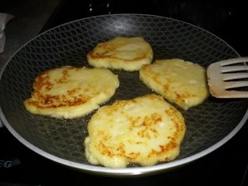 Rezept: Teufelchens Quarkkeulchen Bild Nr. 8 Teufelchens Quarkkeulchen - Rezept - Bild Nr. 8