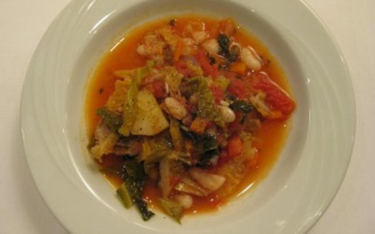 Ribollita – Italienische Wirsingsuppe mit Brot - Rezept