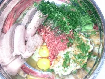 Gebratene Gans mit Kalbfleisch/Apfel/Maronen Füllung - Rezept - Bild Nr. 2