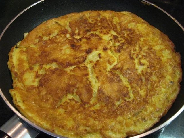 Rezept: Tortilla de patatas - spanisches Kartoffelomelett Bild Nr. 7 Tortilla de patatas - spanisches Kartoffelomelett - Rezept - Bild Nr. 7