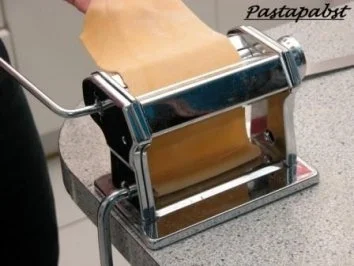 Rezept: Grundrezept Eiernudelteig Bild Nr. 3 Grundrezept Eiernudelteig - Rezept - Bild Nr. 3