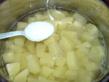 Rezept: Klöße nach Thüringer Art Bild Nr. 4 Klöße nach Thüringer Art - Rezept - Bild Nr. 4