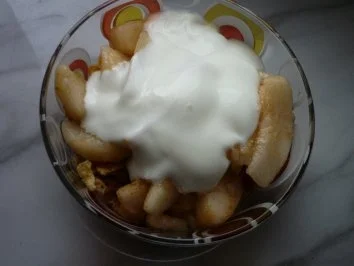 Birnenkompott mit geröstetem Müsli - Rezept