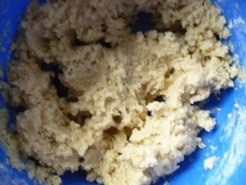 Rezept: Marzipanplätzchen mit gehackten Mandeln Bild Nr. 3 Marzipanplätzchen mit gehackten Mandeln - Rezept - Bild Nr. 3