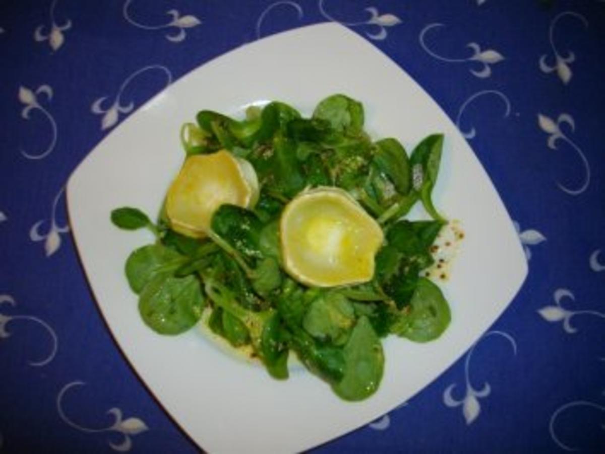 Feldsalat Mit Gebratenem Ziegenkase Rezept Kochbar De