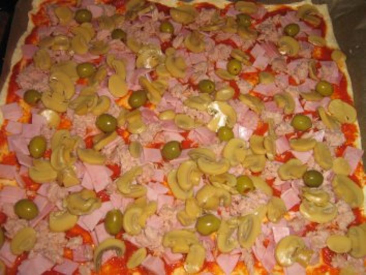 Pizza  Mista mit Schinken und  Thunfisch - Rezept - Bild Nr. 6