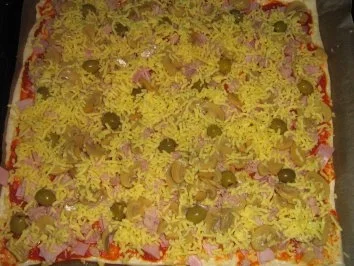 Pizza  Mista mit Schinken und  Thunfisch - Rezept - Bild Nr. 7