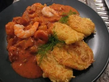 Seelachsgulasch mit Crevetten an Gnocchi romana - Rezept - Bild Nr. 2