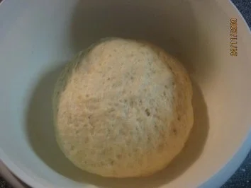 Süßer Hefeteig z:B. Für Hefe-Schnecken oder Hefe-Zöpfe - Rezept