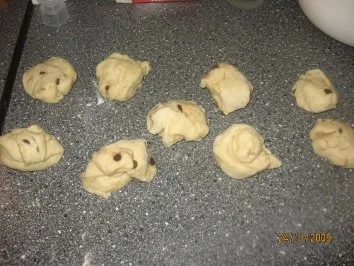 Süße Hefe-Schnecken mit Schoko Tropfen - Rezept - Bild Nr. 5