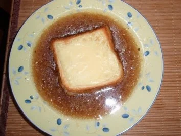 Rezept: Französische Zwiebelsuppe Französische Zwiebelsuppe - Rezept