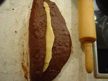 Rezept: "Premiere" Schoko-Marzipan-Stollen mit Rumrosinen Bild Nr. 6 "Premiere" Schoko-Marzipan-Stollen mit Rumrosinen - Rezept - Bild Nr. 6