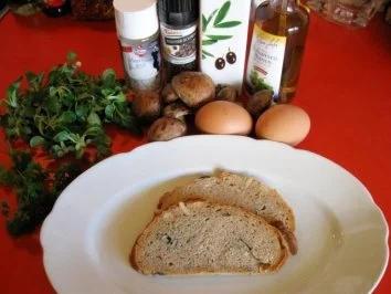 Chamignons auf Rührei + Kürbiskernbrot - Rezept - Bild Nr. 2