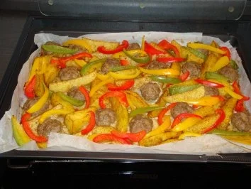 Ofenkartoffeln mit Hackbällchen - Rezept