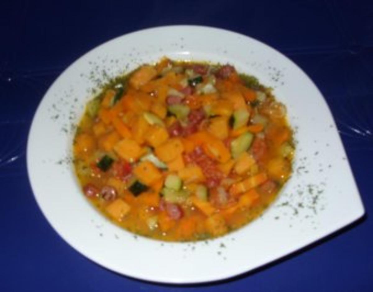 Süßkartoffel-Gemüse-Eintopf mit Luftgetrockneten Mettwürstchen - Rezept - Bild Nr. 2