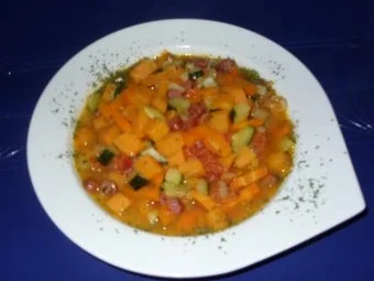 Süßkartoffel-Gemüse-Eintopf mit Luftgetrockneten Mettwürstchen - Rezept - Bild Nr. 2