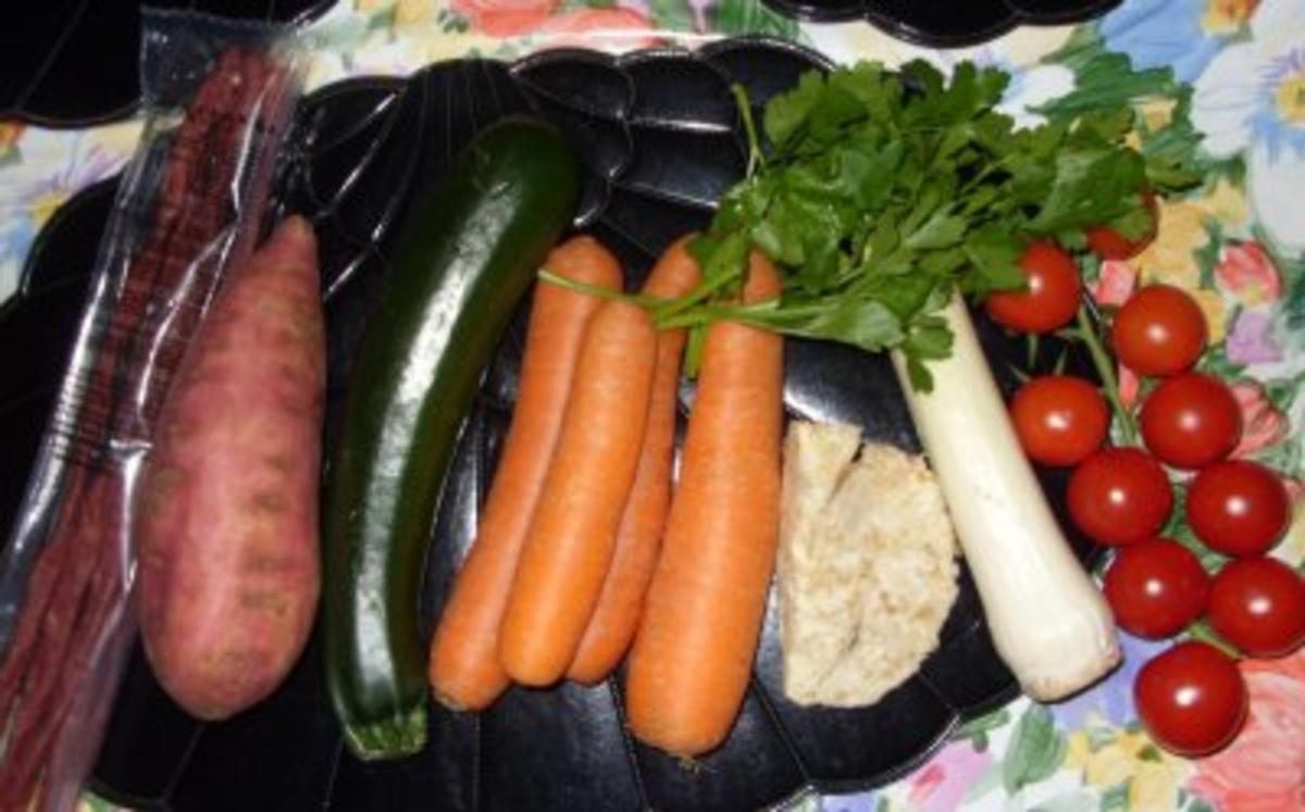 Süßkartoffel-Gemüse-Eintopf mit Luftgetrockneten Mettwürstchen - Rezept - Bild Nr. 3