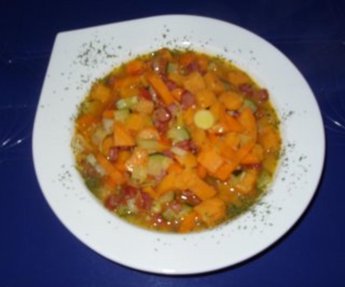 Süßkartoffel-Gemüse-Eintopf mit Luftgetrockneten Mettwürstchen - Rezept