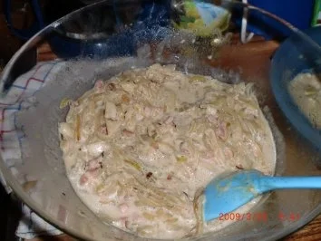 Rezept: Snack: Zwiebel-Knoblauch-Speckkuchen Bild Nr. 4 Snack: Zwiebel-Knoblauch-Speckkuchen - Rezept - Bild Nr. 4